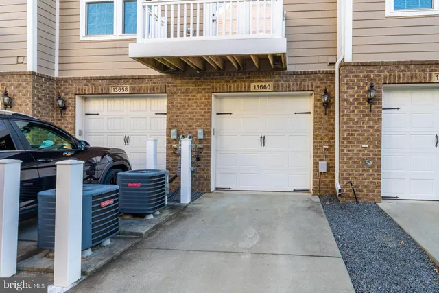 $2,950 | 13660 Endeavour Drive, Unit 20C, Herndon, VA 20171