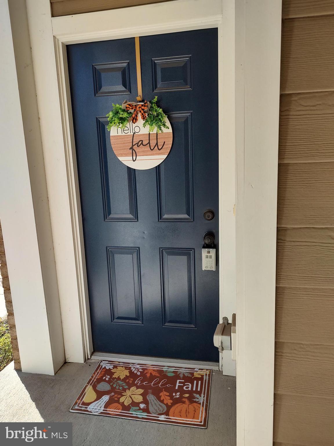 13660 Endeavour Drive, Unit 20C Herndon, VA 20171 - Photo 5 of 35 a view of entryway with a table