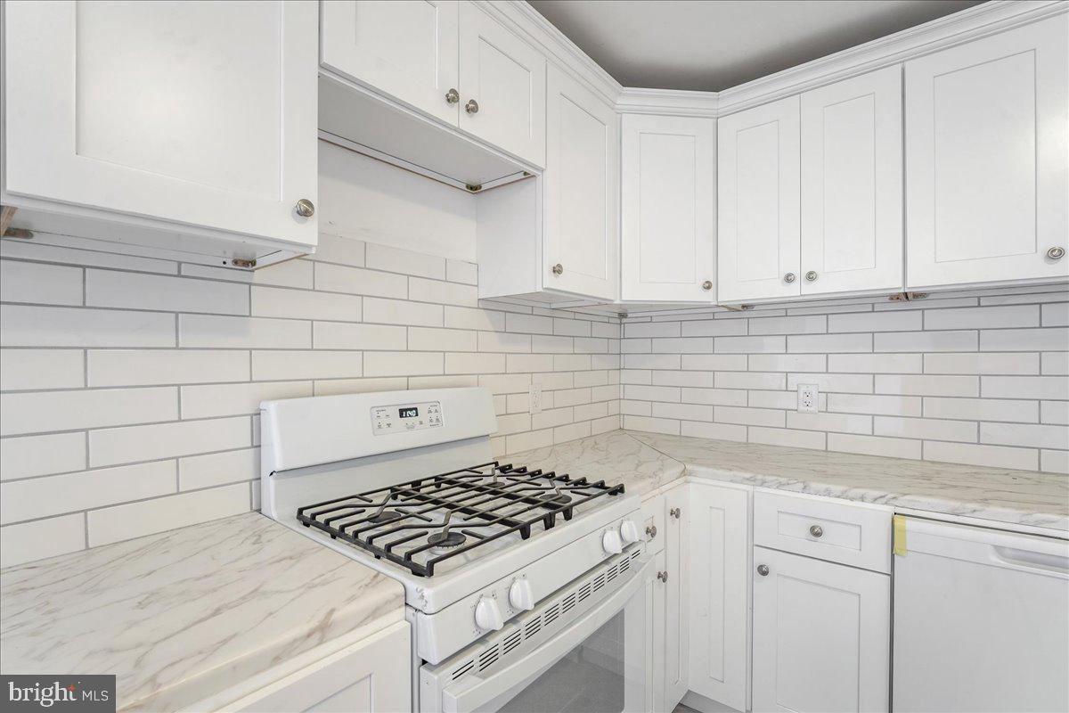 11931 Farwell Road Philadelphia, PA 19154 - Photo 6 of 18 Gallery Image 6