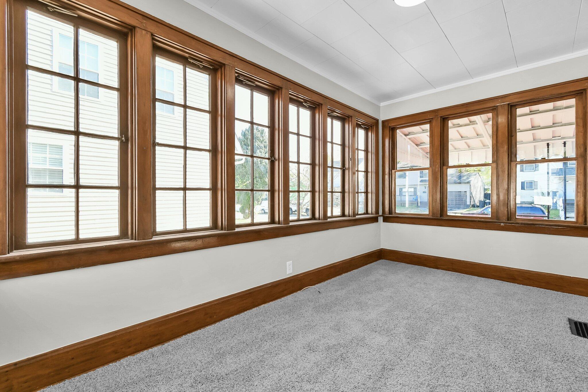 2254 Ferris Road Columbus, OH 43224 - Photo 8 of 25 6-web-or-mls-2254-ferris-rd