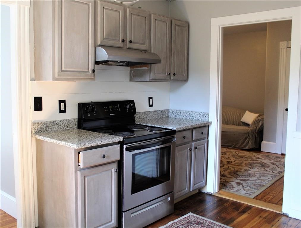 25 West Narragansett Avenue, Unit B Newport, RI 02840 - Photo 3 of 14