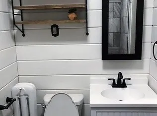 $2,500 | 25 West Narragansett Avenue, Unit B, Newport, RI 02840