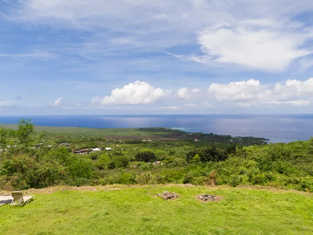 $990,000 | 82-5900 Government Main Road, Captain Cook, HI 96704