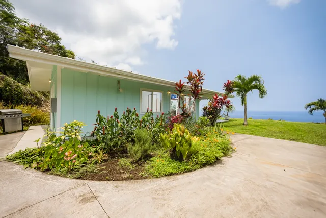 $990,000 | 82-5900 Government Main Road, Captain Cook, HI 96704