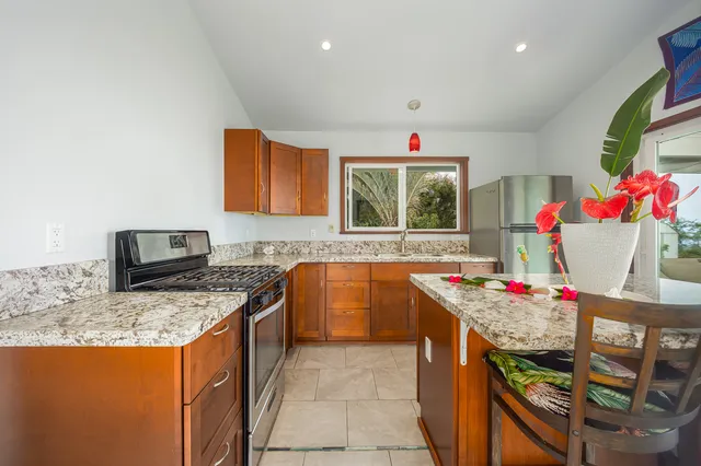 $990,000 | 82-5900 Government Main Road, Captain Cook, HI 96704