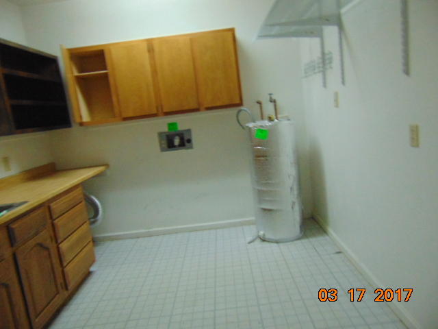 409 Engel Road Loudon, TN 37774 - Photo 8 of 18 laurdry
