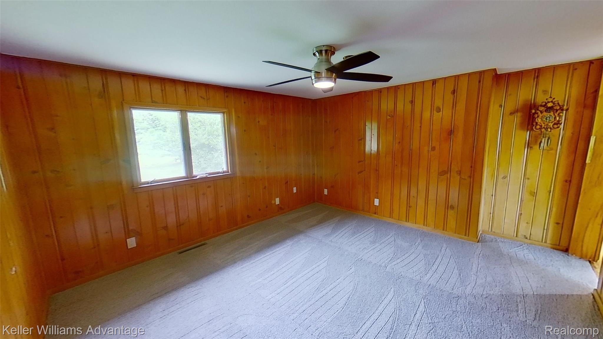 30862 West Road New Boston, MI 48164 - Photo 8 of 33 WestRd_30862_Familyroom 1.jpg