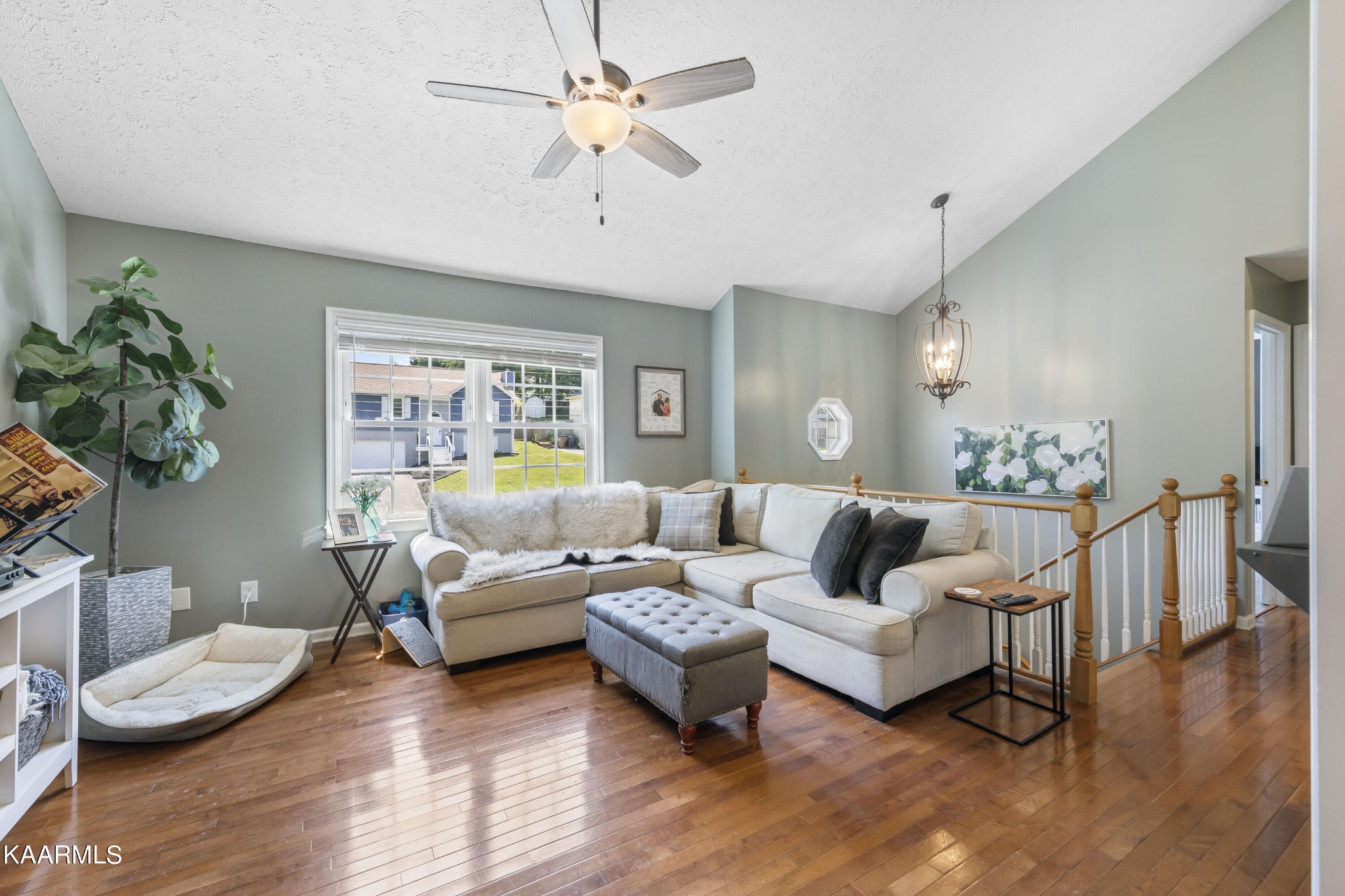 3909 Abercorn Road Knoxville, TN 37921 - Photo 3 of 18 a living room with furniture and a wooden floor