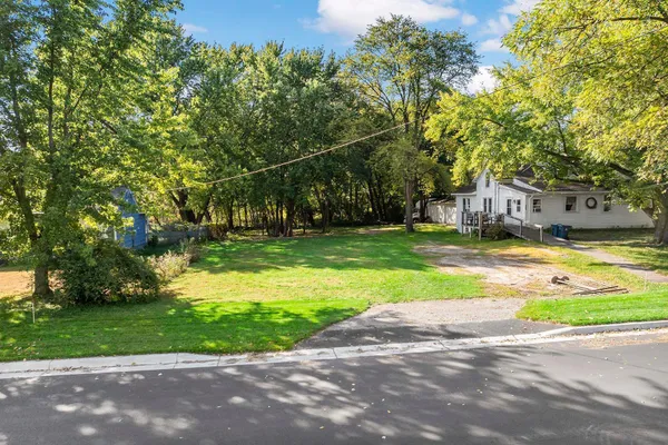 $185,000 | 219 X 12th Street, White Bear Lake, MN 55110