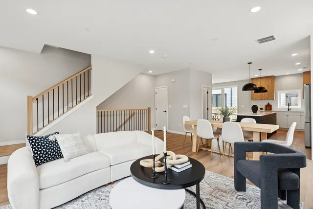 $599,900 | 944 Beloit Avenue, Unit 4, Forest Park, IL 60130