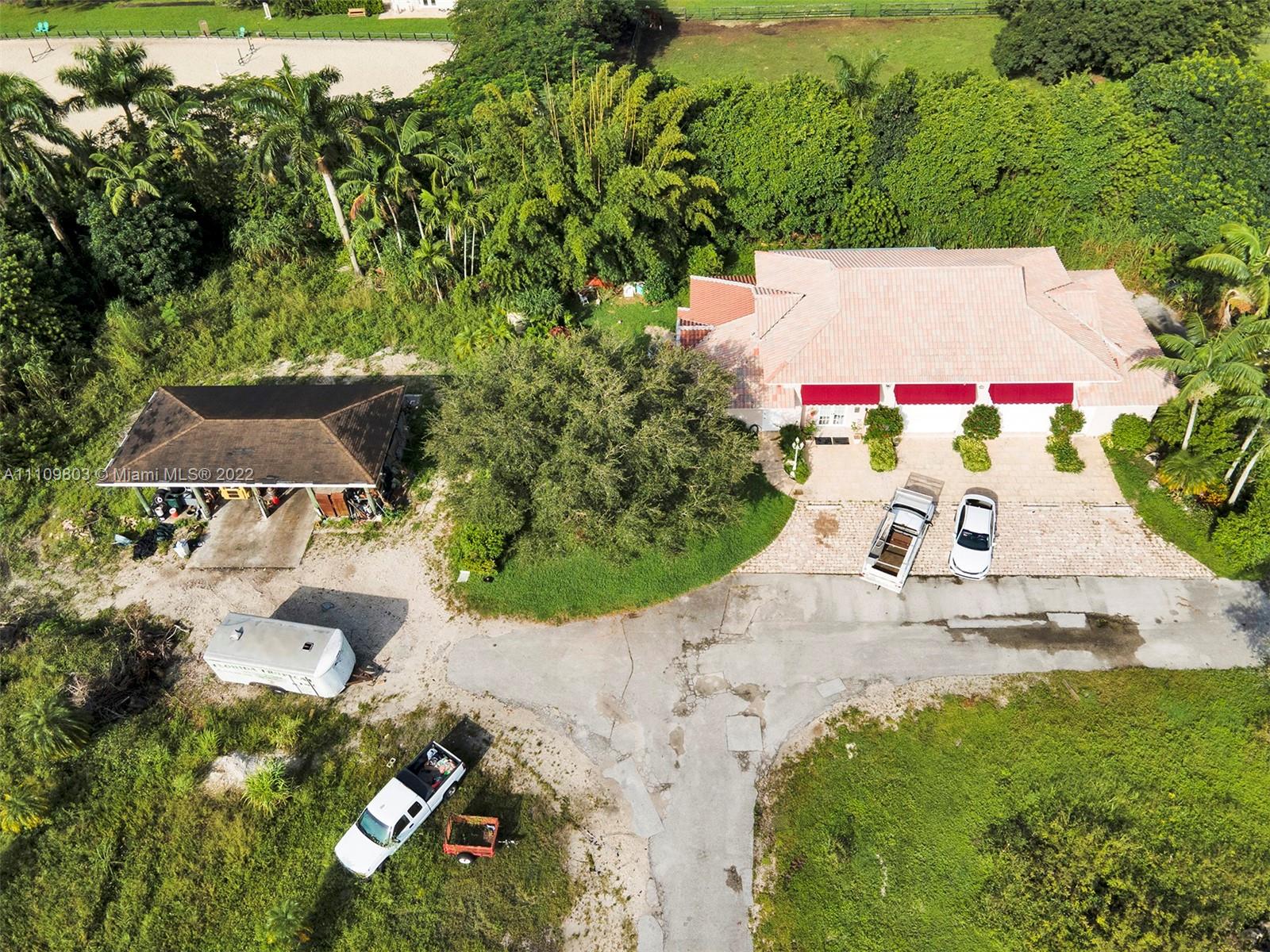 5879 Southwest 178th Avenue Southwest Ranches, FL 33331 - Photo 18 of 27 an outdoor space with garden