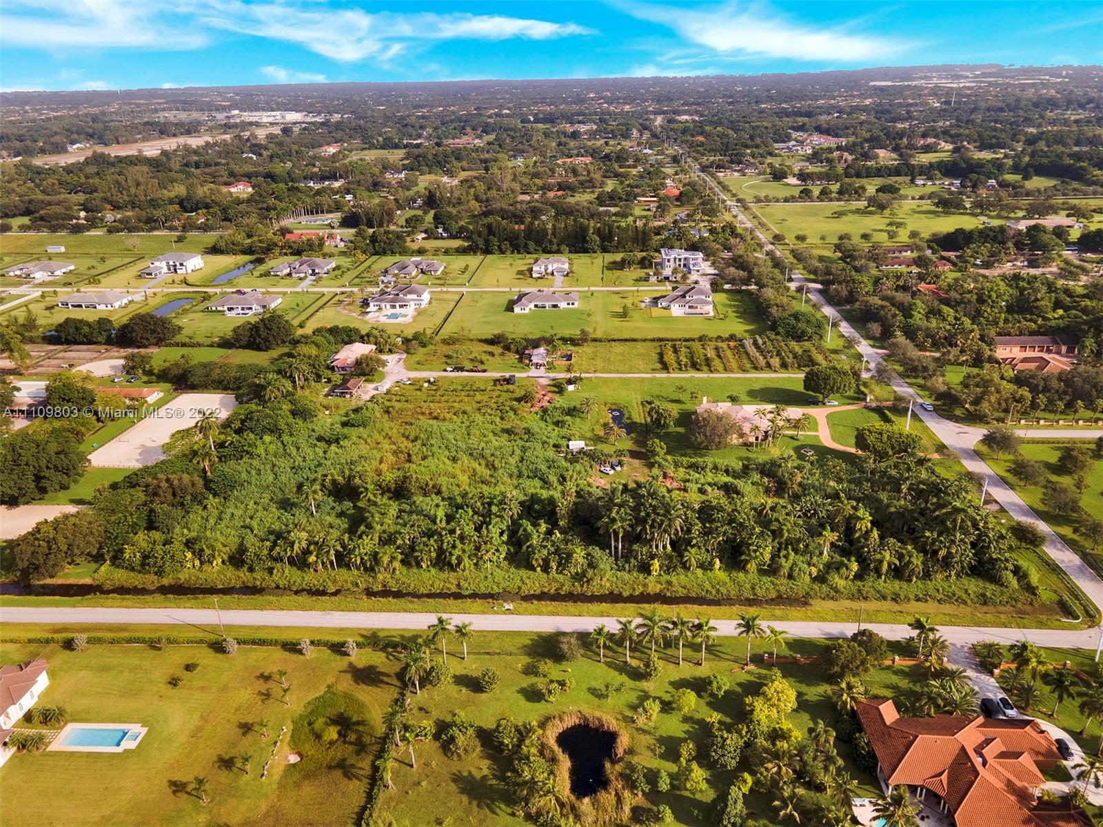 5879 Southwest 178th Avenue Southwest Ranches, FL 33331 - Photo 23 of 27 a view of city and ocean