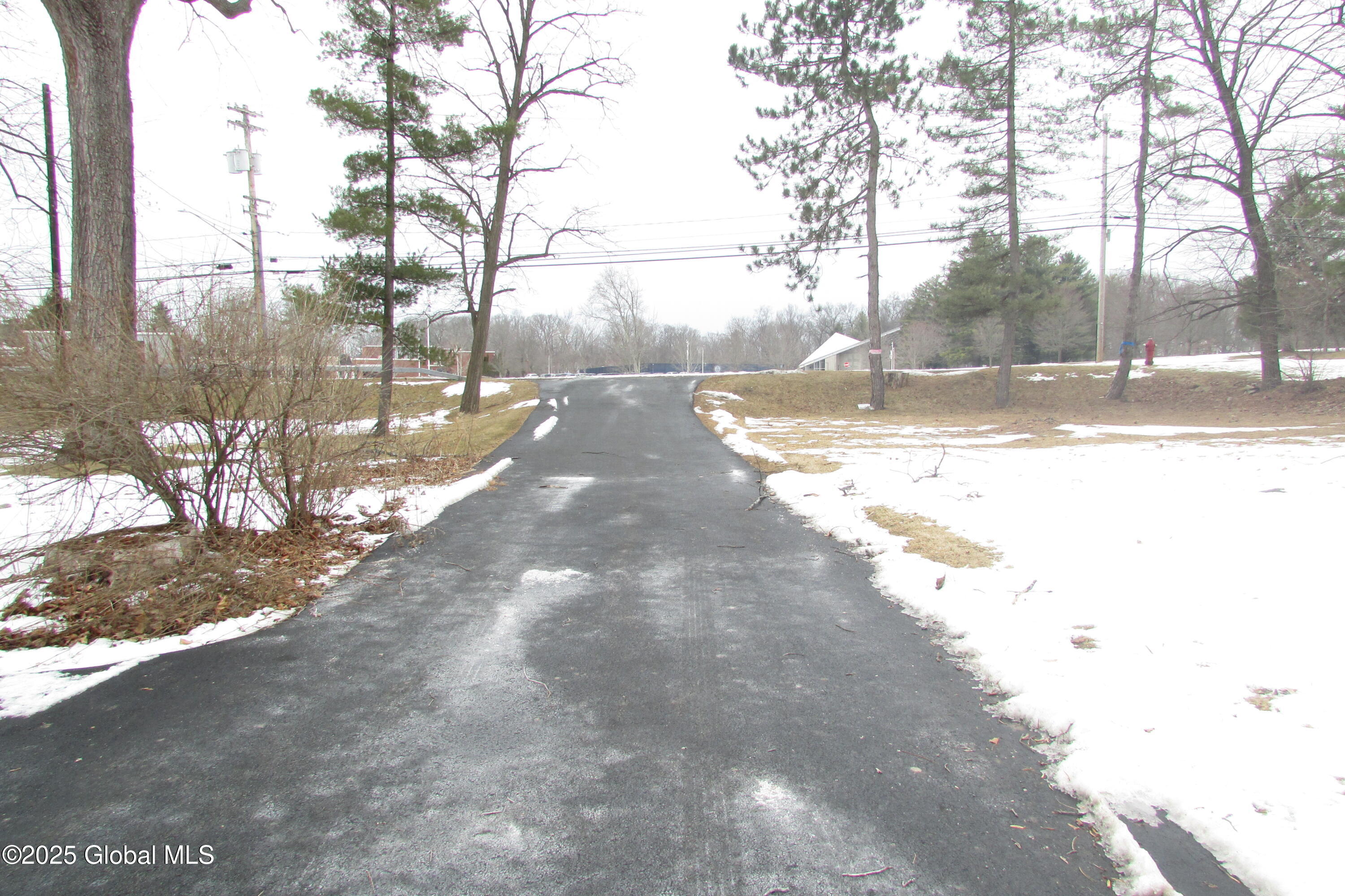 1068 New Scotland Road Albany, NY 12208 - Photo 4 of 51 IMG_2749