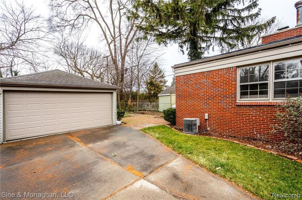 433 Maison Road Grosse Pointe Farms, MI 48236 - Photo 37 of 52