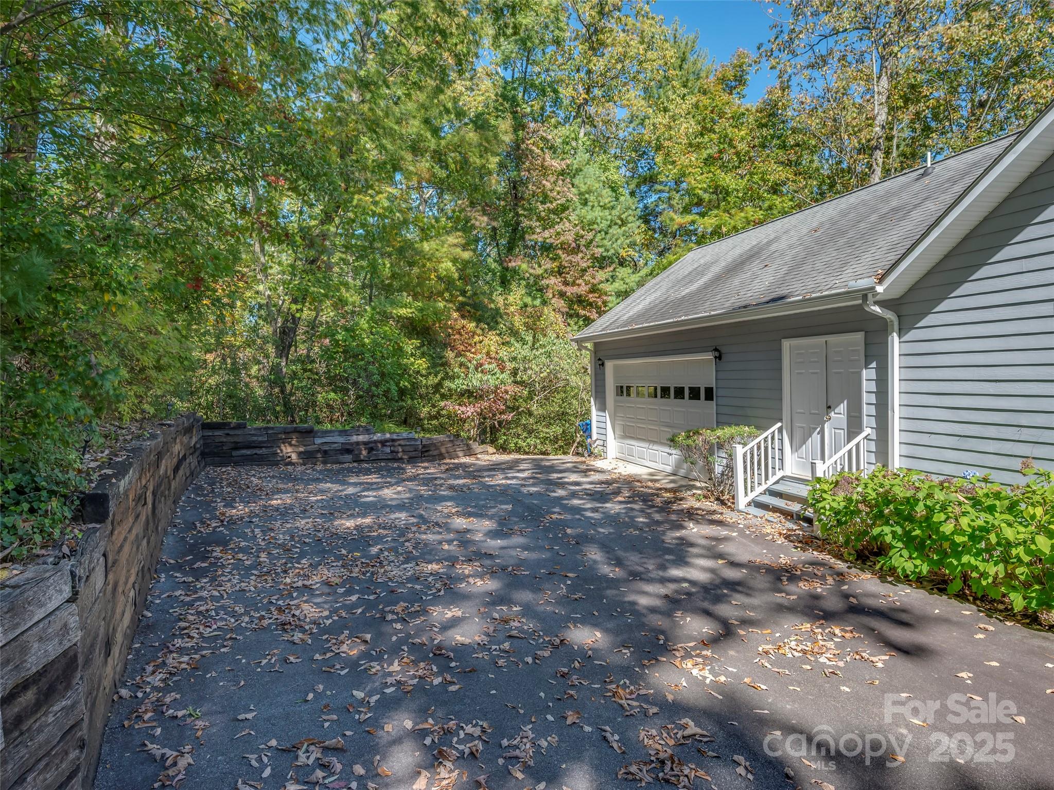 89 Memory Lane Saluda, NC 28773 - Photo 34 of 39