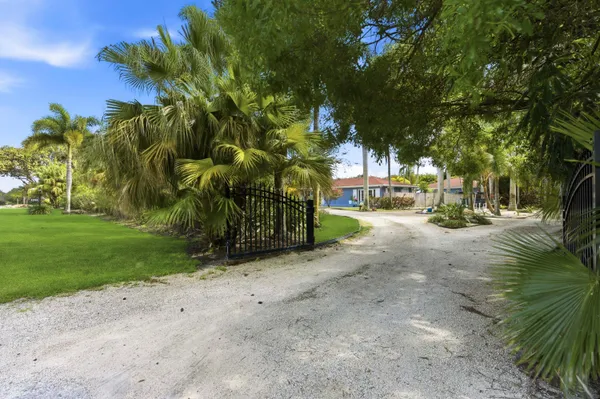 $8,500 | 4268 Maurice Drive, Delray Beach, FL 33445