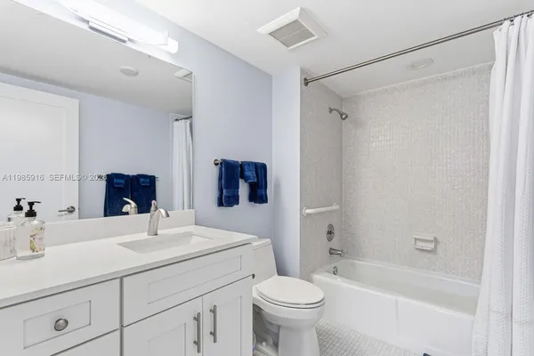 $1,350,000 | 500 Ocean Drive, Unit E12A, Juno Beach, FL 33408
