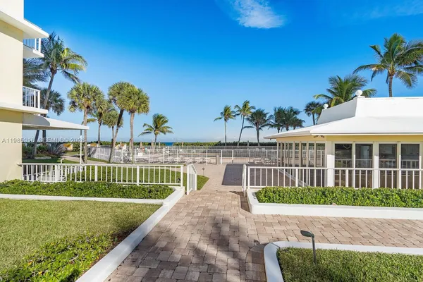 $1,350,000 | 500 Ocean Drive, Unit E12A, Juno Beach, FL 33408