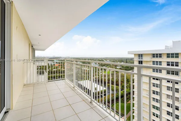 $1,350,000 | 500 Ocean Drive, Unit E12A, Juno Beach, FL 33408