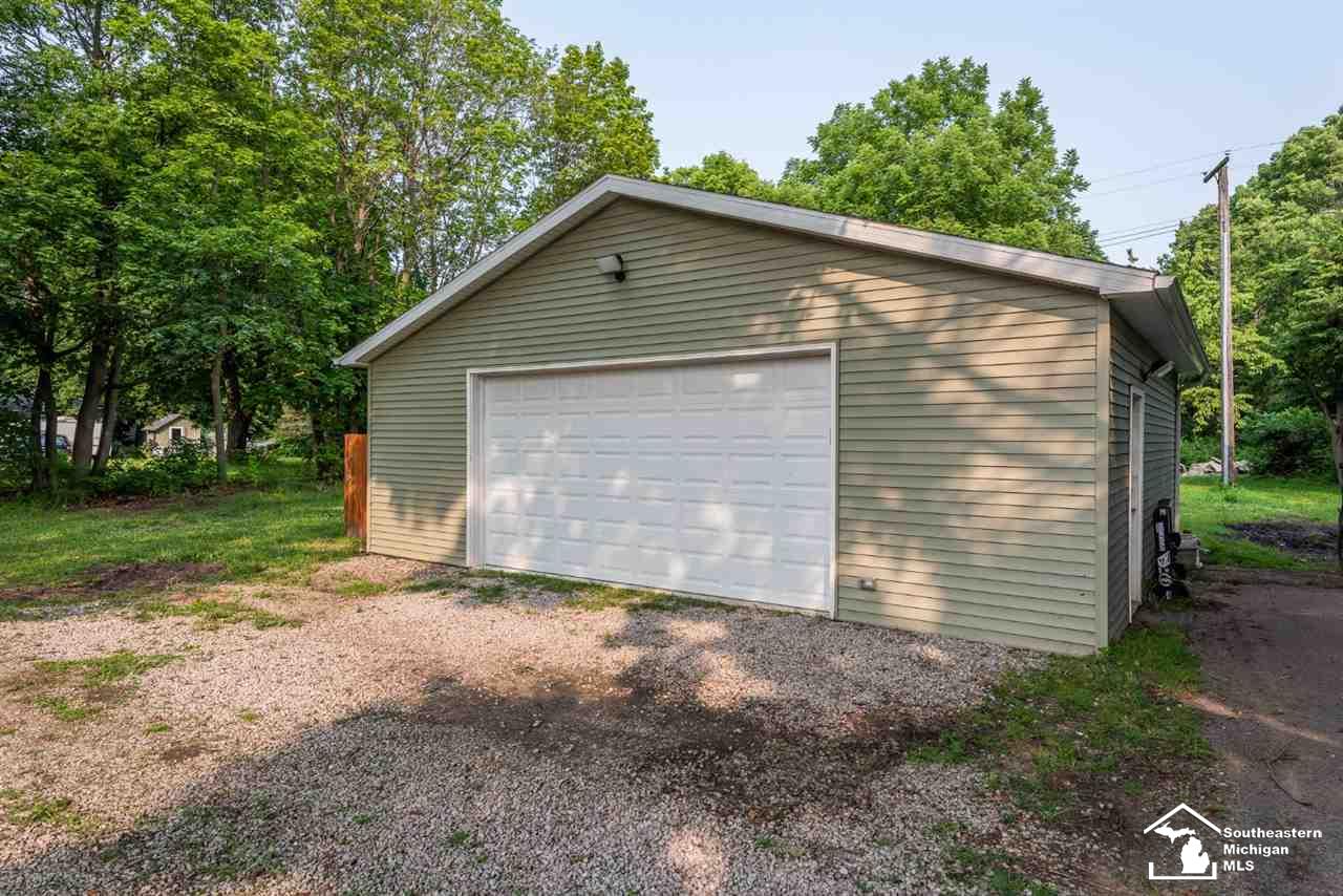 451 Riley Street Dundee, MI 48131 - Photo 5 of 21 31386931-4.JPG
