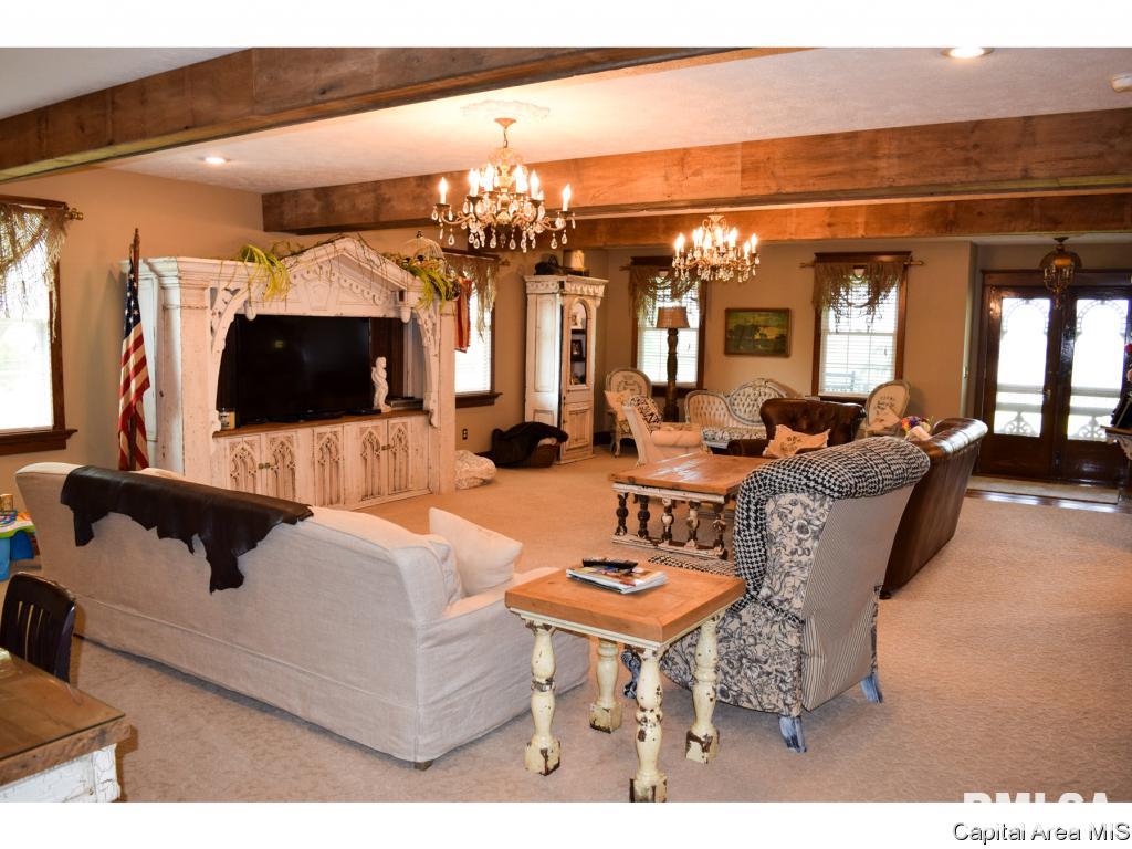 14976 Stagecoach Road Carlinville, IL 62626 - Photo 13 of 36 Gallery Image 13