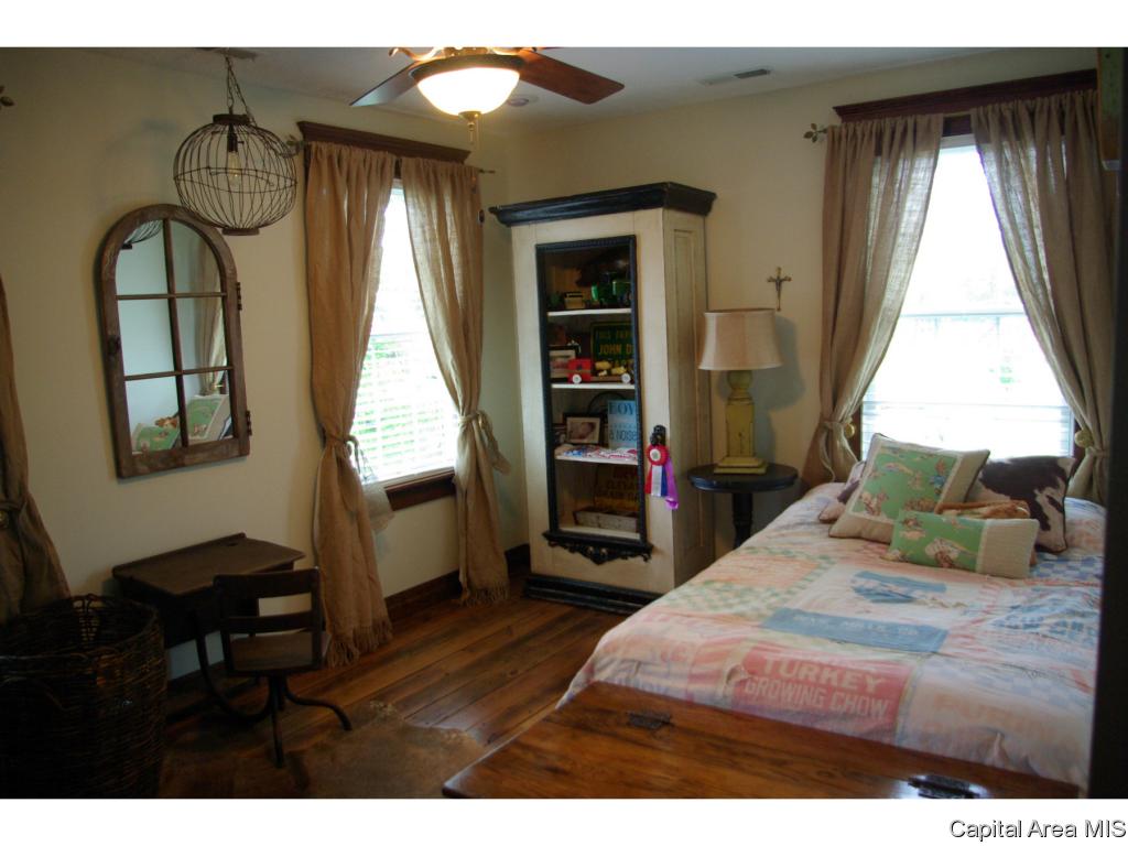 14976 Stagecoach Road Carlinville, IL 62626 - Photo 18 of 36 Gallery Image 18