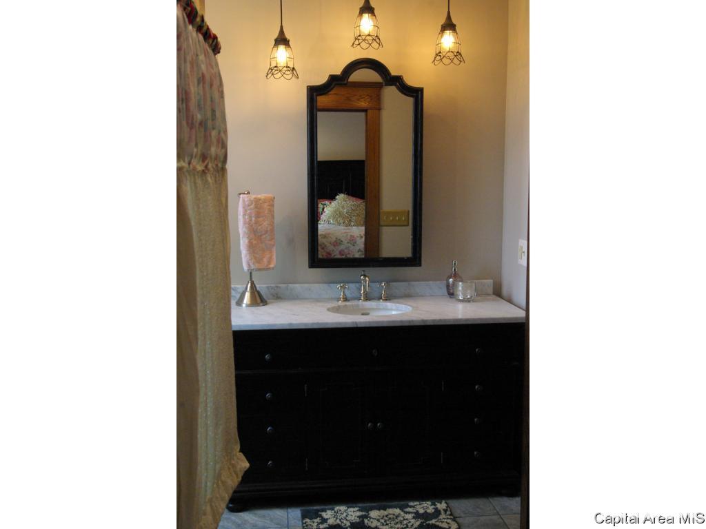 14976 Stagecoach Road Carlinville, IL 62626 - Photo 21 of 36 Gallery Image 21