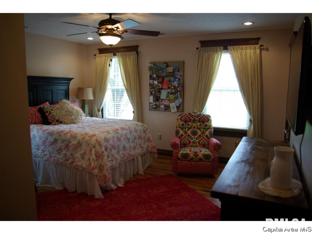14976 Stagecoach Road Carlinville, IL 62626 - Photo 23 of 36 Gallery Image 23