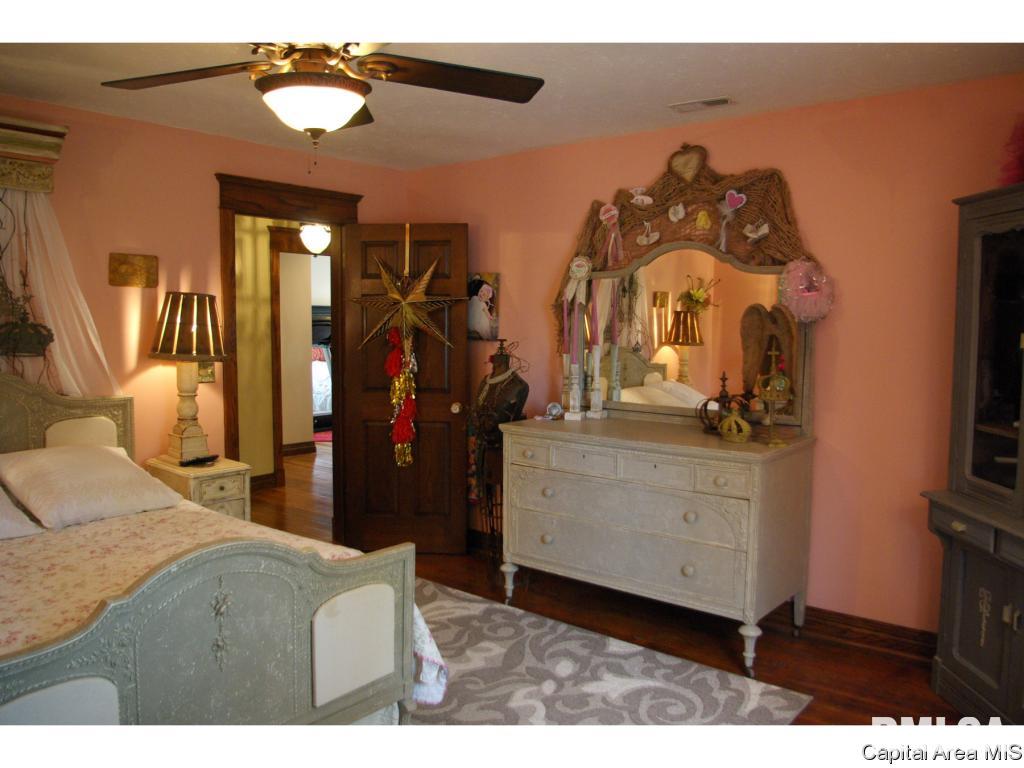14976 Stagecoach Road Carlinville, IL 62626 - Photo 28 of 36 Gallery Image 28