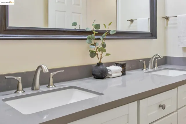 $585,000 | 85 Vernon Street, Unit 216, Oakland, CA 94610