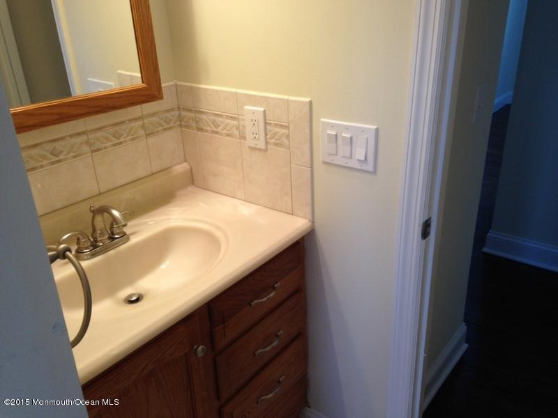 1684 Forge Pond Road Brick, NJ 08724 - Photo 8 of 10 Main Bath