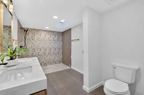 $1,289,000 | 1640 9th Avenue, Sacramento, CA 95818