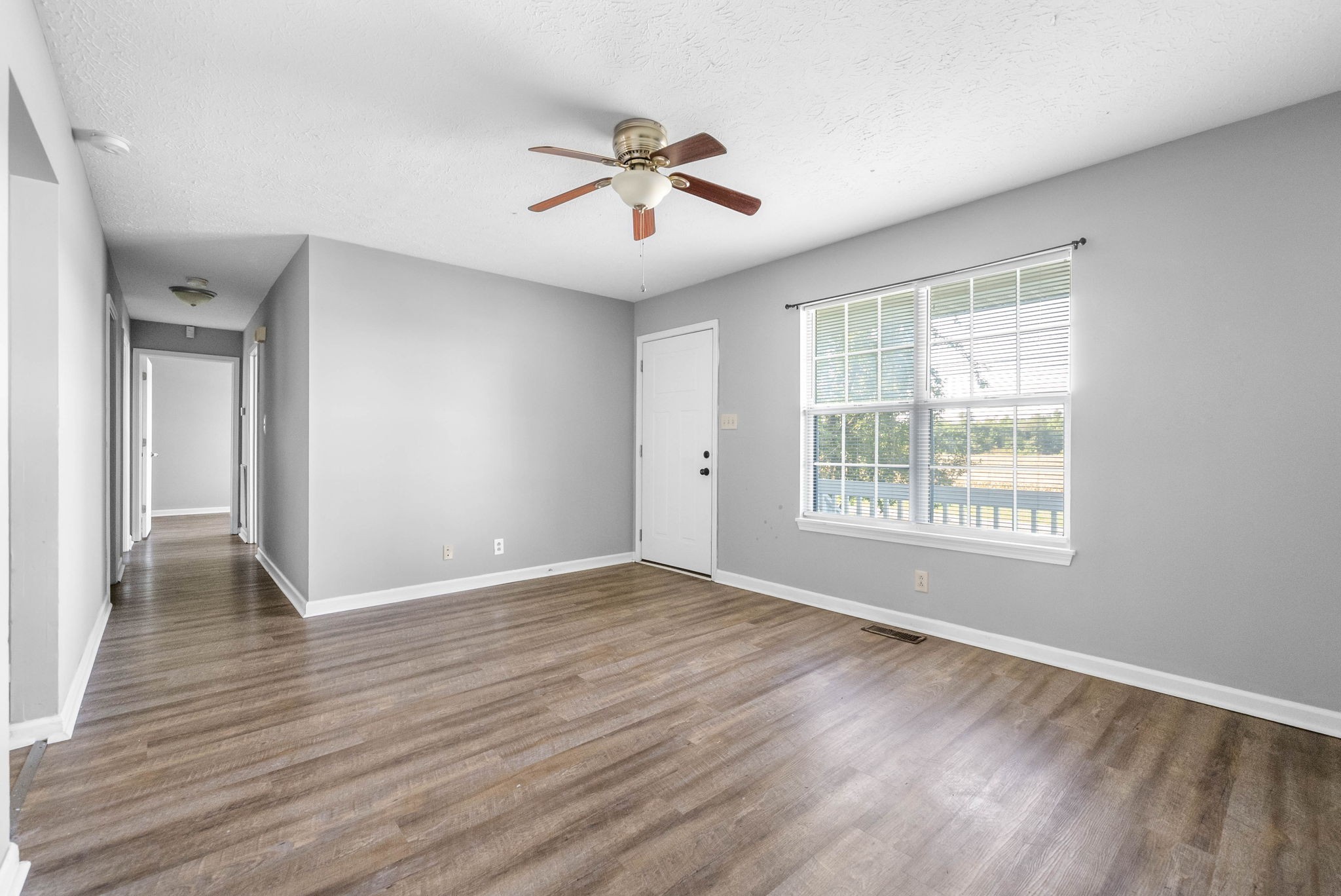 370 Hugh Hunter Road Oak Grove, KY 42262 - Photo 7 of 27 Gallery Image 7