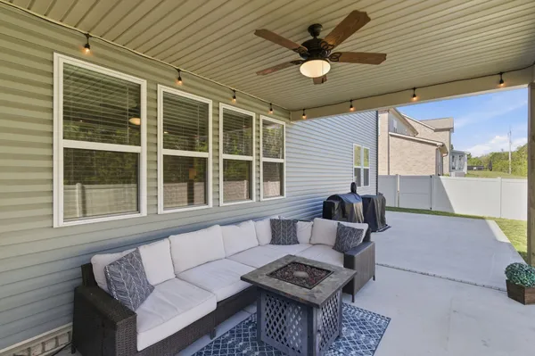 $699,995 | 904 Carnation Dr., Smyrna, TN 37167