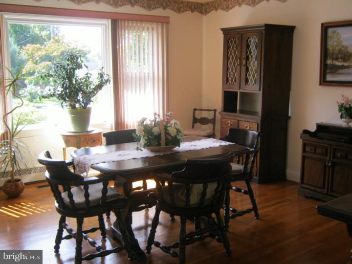 7 Pump Branch Road Berlin, NJ 08009 - Photo 5 of 25 Dining Room