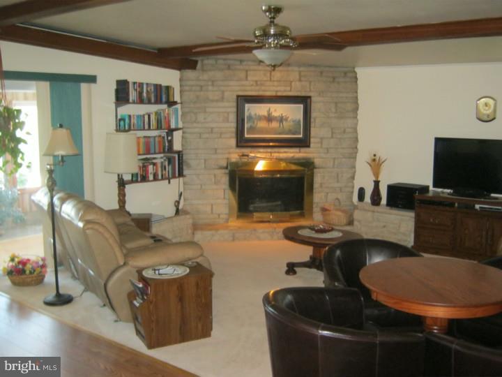 7 Pump Branch Road Berlin, NJ 08009 - Photo 8 of 25 Family Room