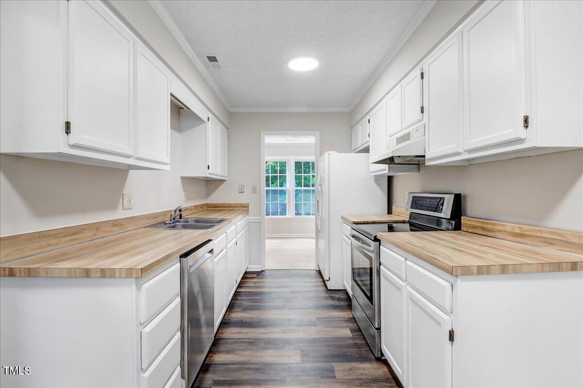 216 Bracken Court Raleigh, NC 27615 - Photo 9 of 27 Galley Kitchen