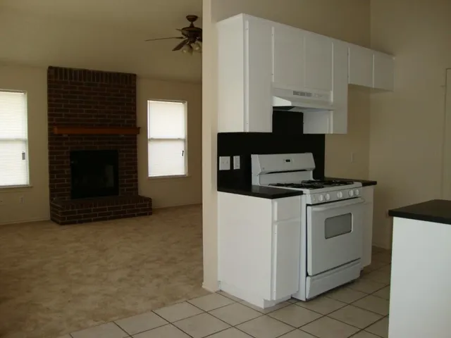 $1,800 | 1007 Black Locust Drive West, Pflugerville, TX 78660