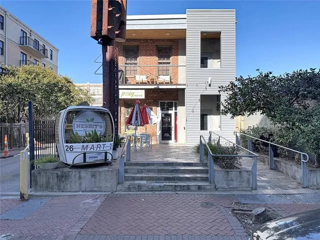 $2,400 | 920 Poeyfarre Street, Unit 208, New Orleans, LA 70130