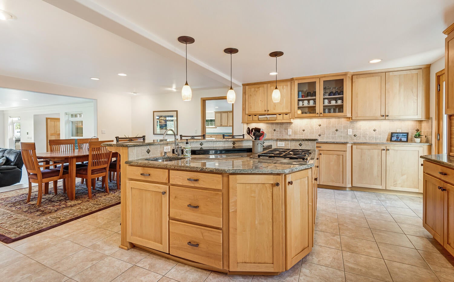 62995 Dickey Road Bend, OR 97701 - Photo 11 of 52 OReilly_20240711_13_91633_72ppi