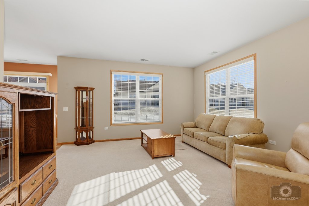 17221 Fontana Lane Lockport, IL 60441 - Photo 5 of 24