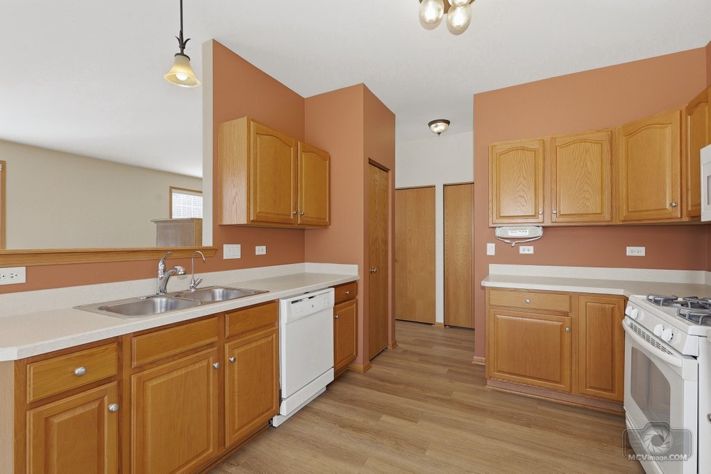 17221 Fontana Lane Lockport, IL 60441 - Photo 7 of 24