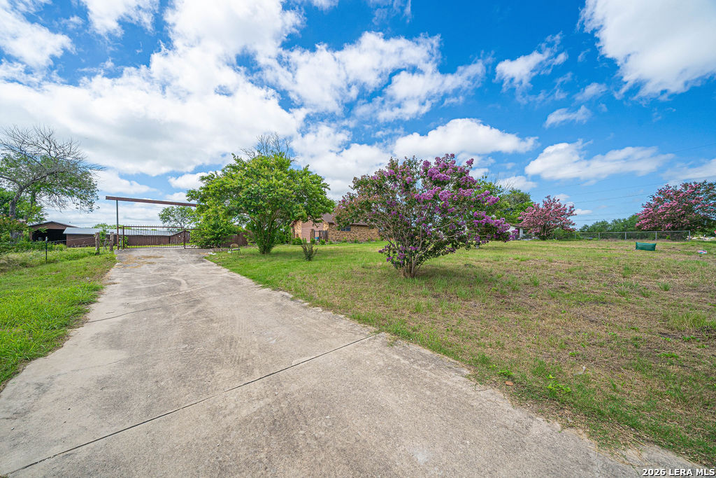 2001 Stagecoach Road Seguin, TX 78155 - Photo 33 of 50