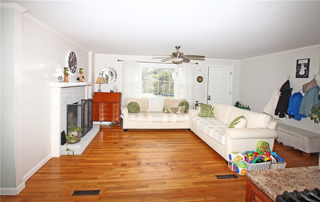 14 Flint Corn Road Portsmouth, RI 02871 - Photo 8 of 31