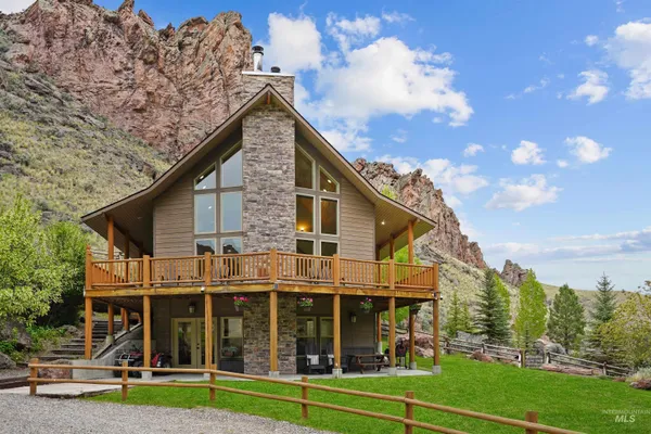 $1,385,000 | 9 Autumn Blaze Lane, Salmon, ID 83467