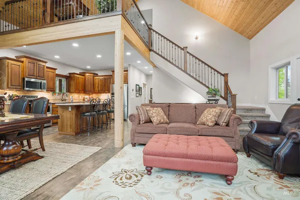 $1,385,000 | 9 Autumn Blaze Lane, Salmon, ID 83467