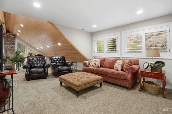 $1,385,000 | 9 Autumn Blaze Lane, Salmon, ID 83467