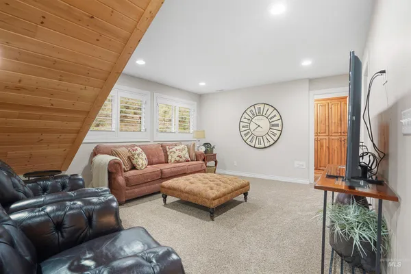 $1,385,000 | 9 Autumn Blaze Lane, Salmon, ID 83467