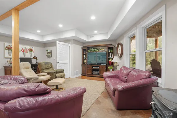 $1,385,000 | 9 Autumn Blaze Lane, Salmon, ID 83467