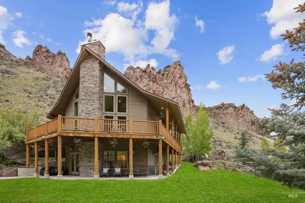 $1,385,000 | 9 Autumn Blaze Lane, Salmon, ID 83467